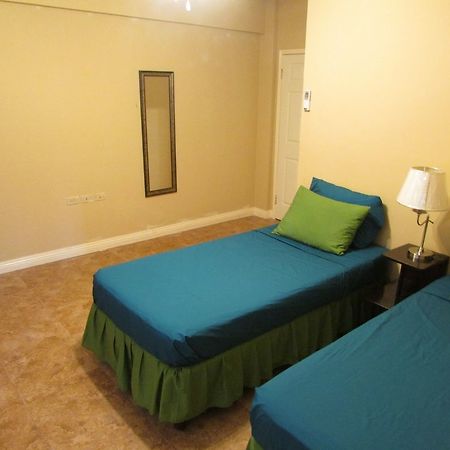 Centrally Located Guest Apartments Kingston Ngoại thất bức ảnh