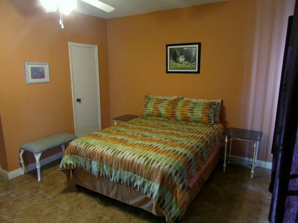Centrally Located Guest Apartments Kingston Ngoại thất bức ảnh