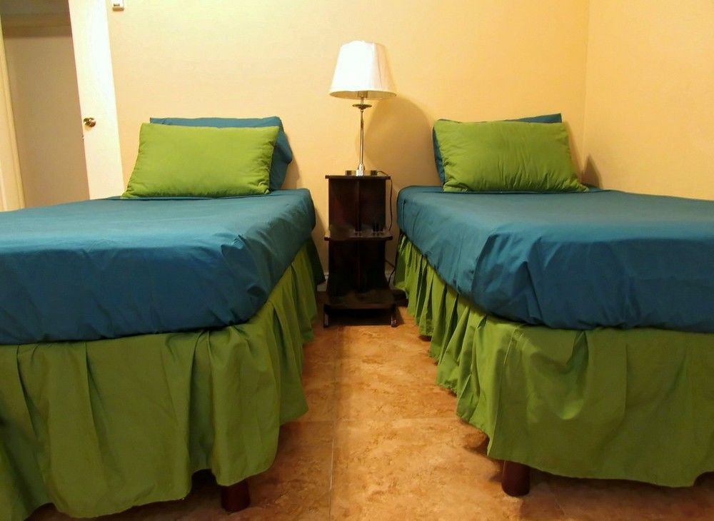 Centrally Located Guest Apartments Kingston Ngoại thất bức ảnh