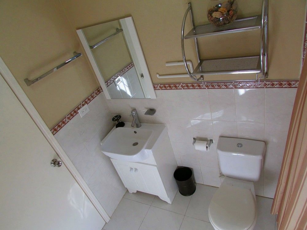 Centrally Located Guest Apartments Kingston Ngoại thất bức ảnh
